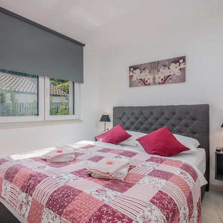 Apartments Elle Luxury Vantacici Малинська Екстер'єр фото
