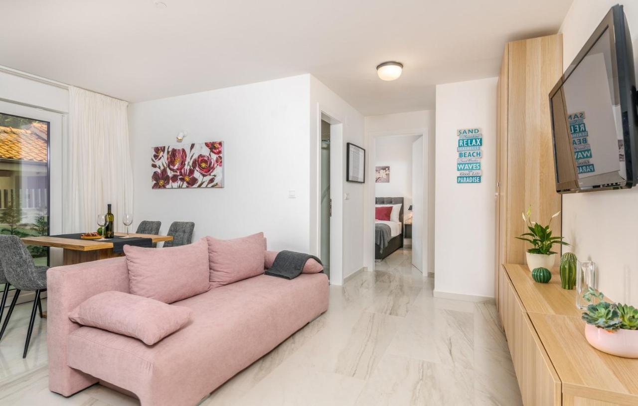 Apartments Elle Luxury Vantacici Малинська Екстер'єр фото