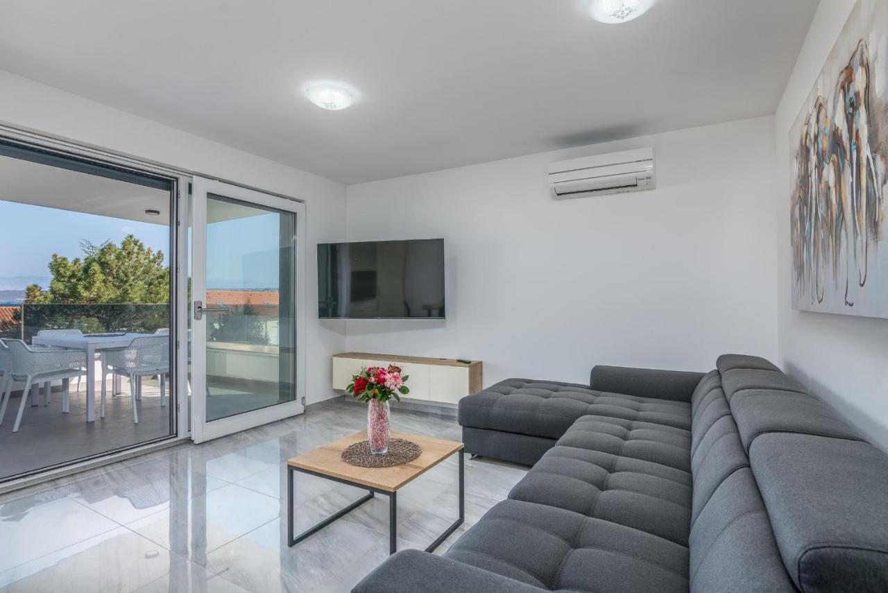 Apartments Elle Luxury Vantacici Малинська Екстер'єр фото