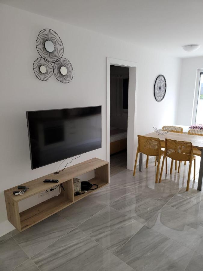Apartments Elle Luxury Vantacici Малинська Екстер'єр фото